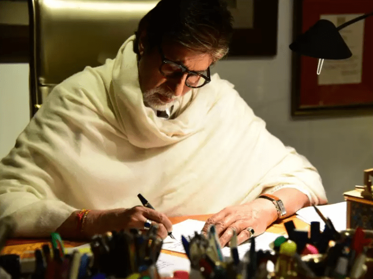 amitabh-bacchanis-ambidextrous